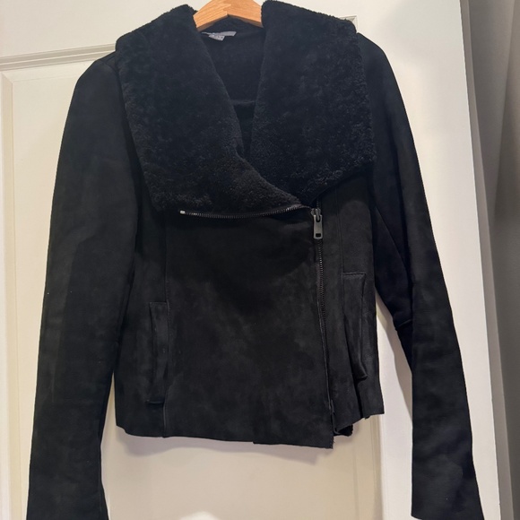 Vince Jackets & Blazers - Vince 100% Lamb Shearling jacket. Gorgeous. Best for sizes 0-4.